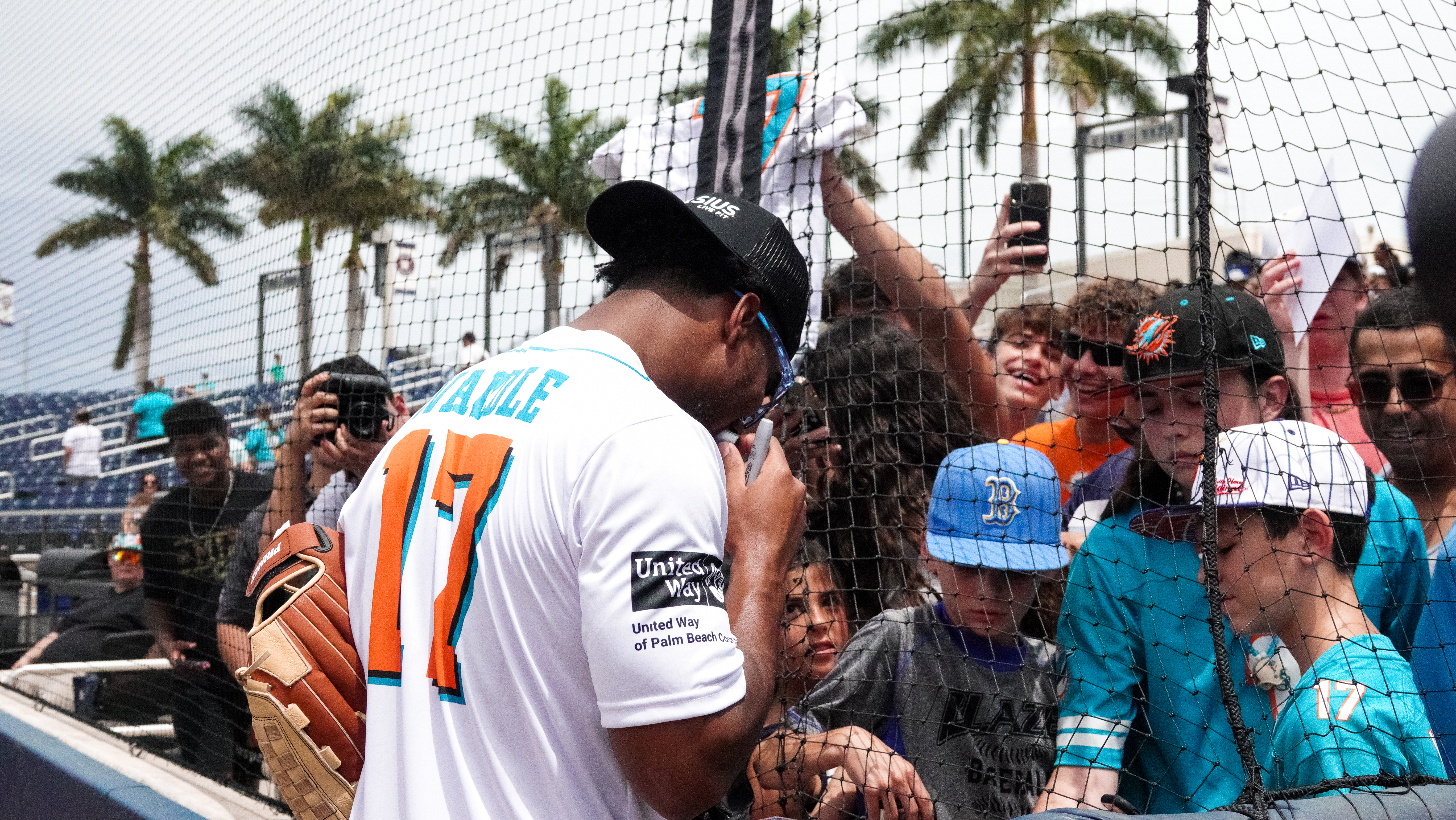 Tua Tagovailoa homers at Xavien Howard's celebrity softball game